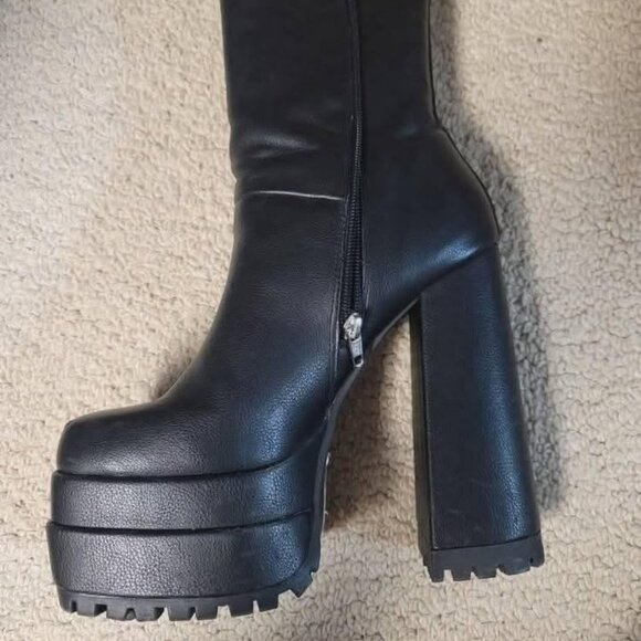 ASOS DESIGN Endgame high-heeled platform chelsea boots - Picture 2 of 2